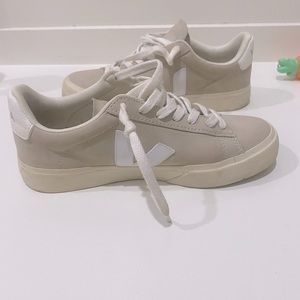 Veja Campo Sneakers natural/white Women’s Size 7